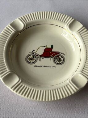 Collectible Ceramic Ashtray Featuring Famous 1903 Olds Curved Dash Runabout